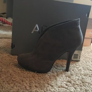 Apt. 9 heeled booties